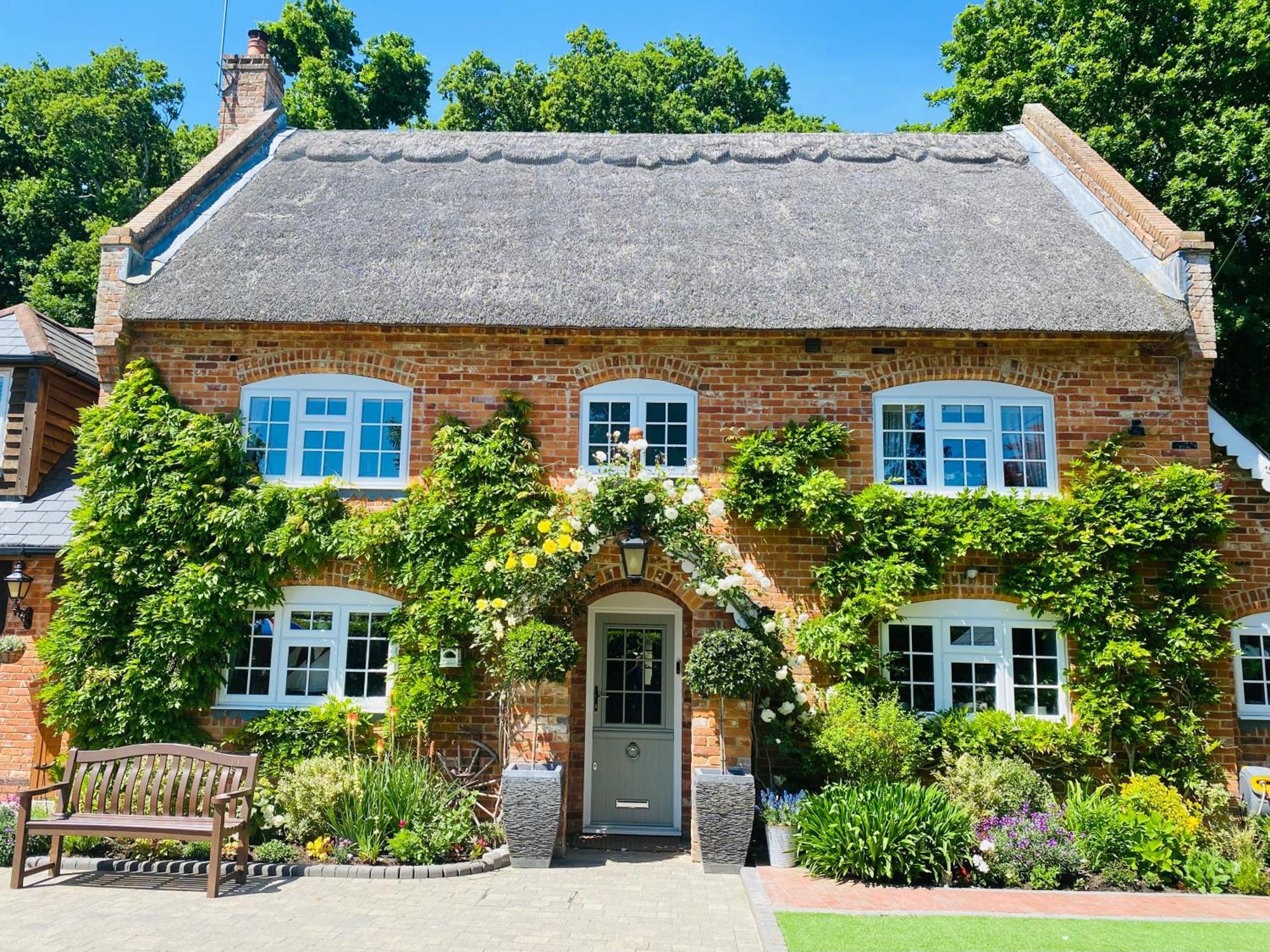 Little Woodside A Beautiful New Forest Self Contained Private Luxury Annexe New Milton Exteriör bild