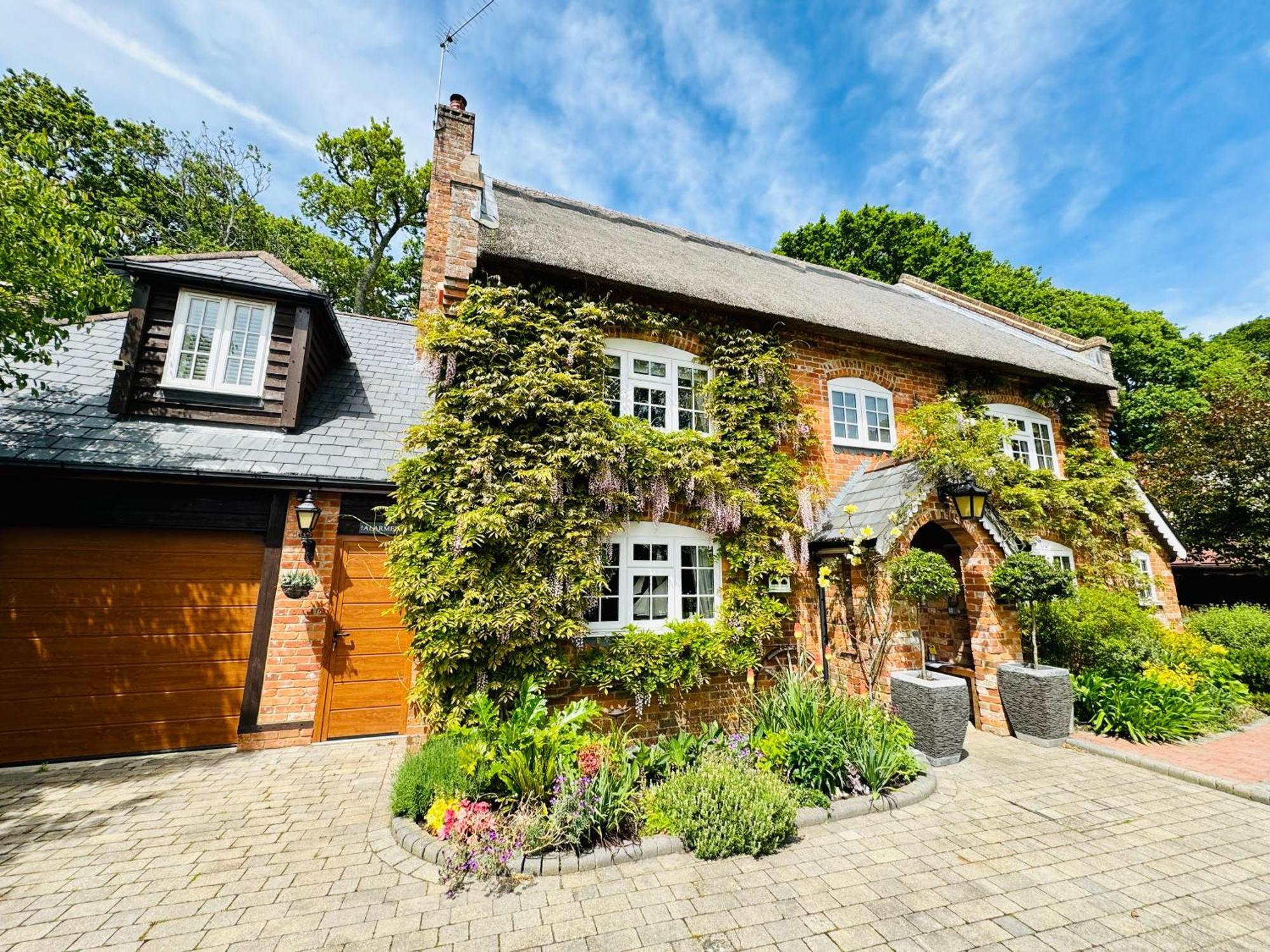 Little Woodside A Beautiful New Forest Self Contained Private Luxury Annexe New Milton Exteriör bild
