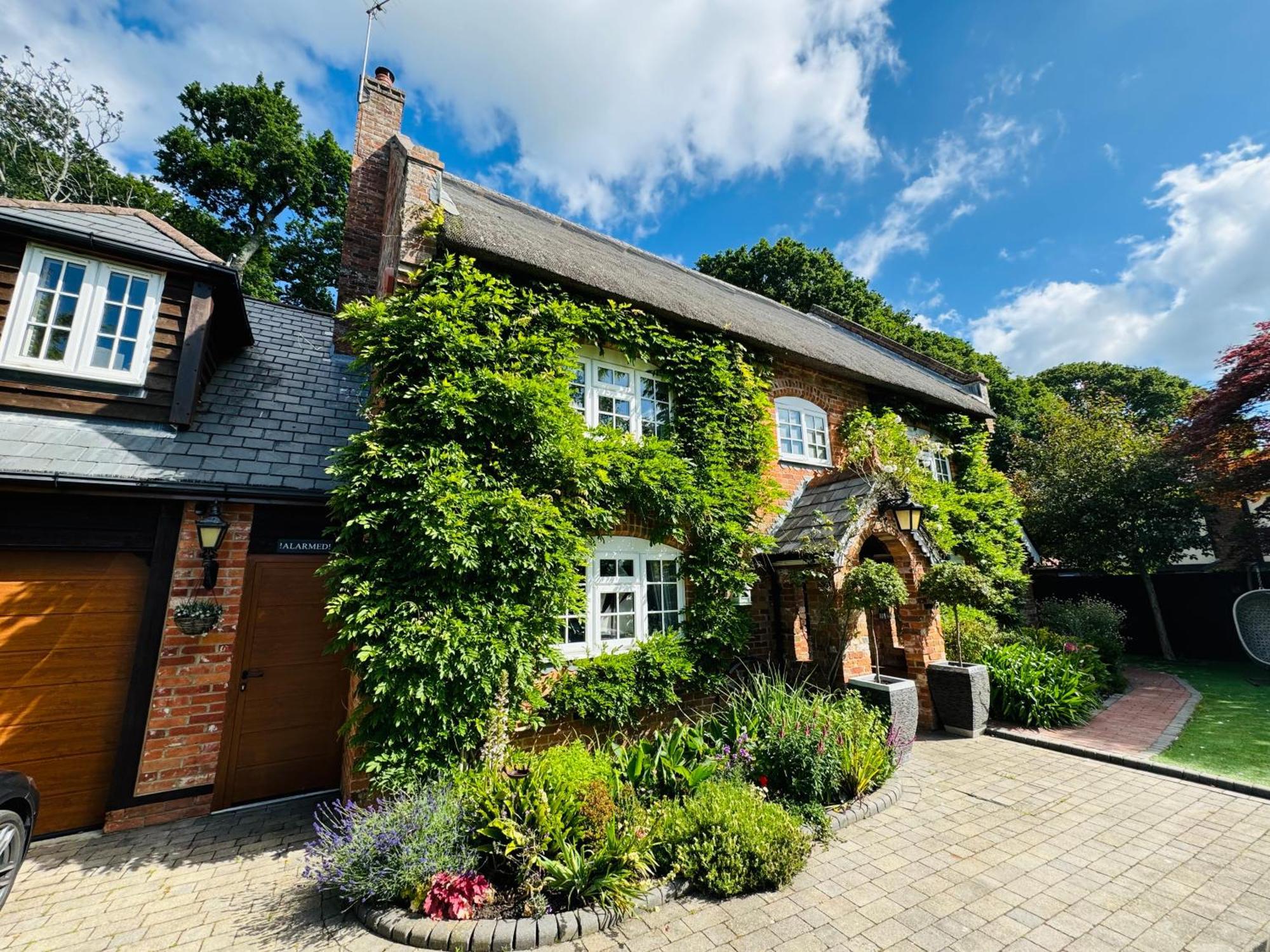 Little Woodside A Beautiful New Forest Self Contained Private Luxury Annexe New Milton Exteriör bild